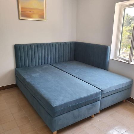 Apartments By The Sea Bol, Brac - 13413 Номер фото